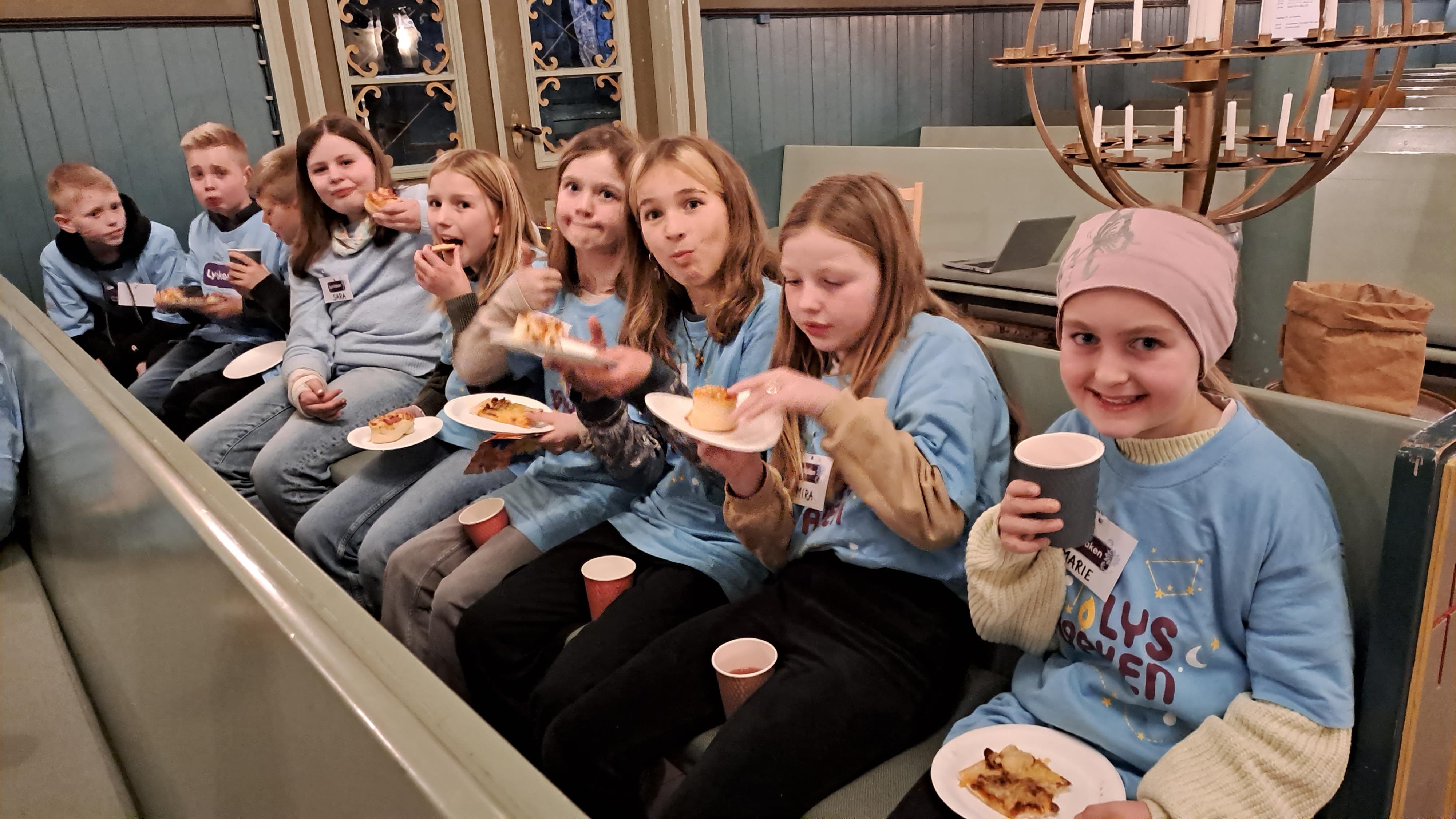 Born som et pizza under Lys Vaken i kyrkja.