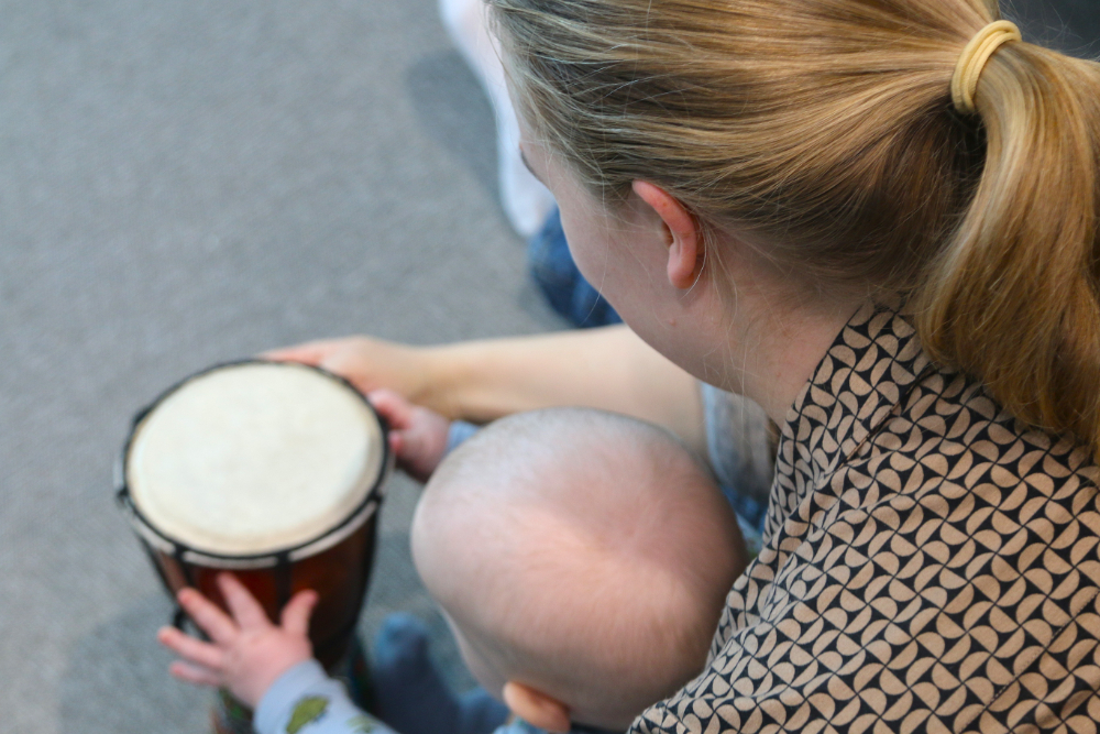 Barn på babysong.